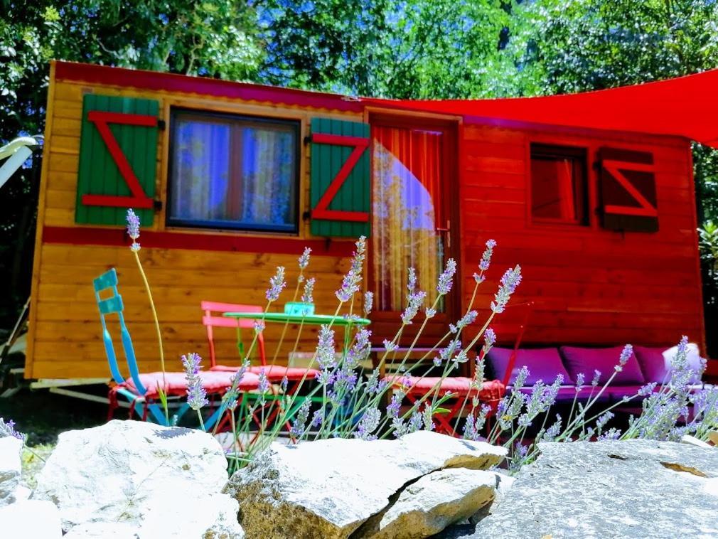 Bed and Breakfast Nimes En Garrigues Exterior foto